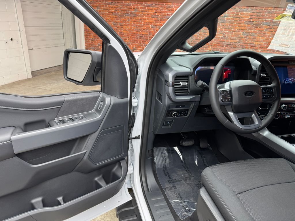 New 2026 White Ford XLT image 8