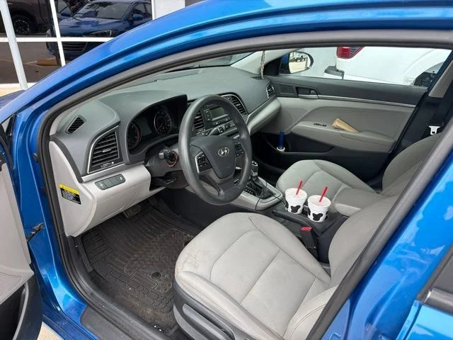 Used 2017 Blue Hyundai SE image 2