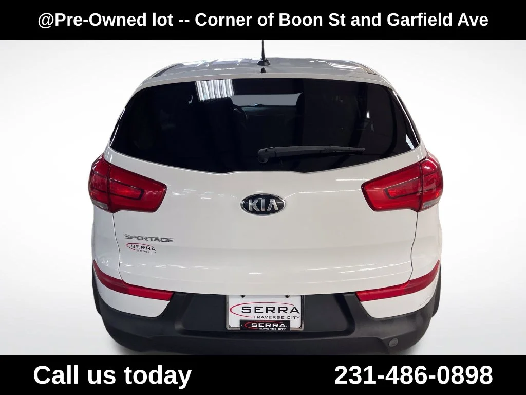 Used 2016 White Kia LX image 4