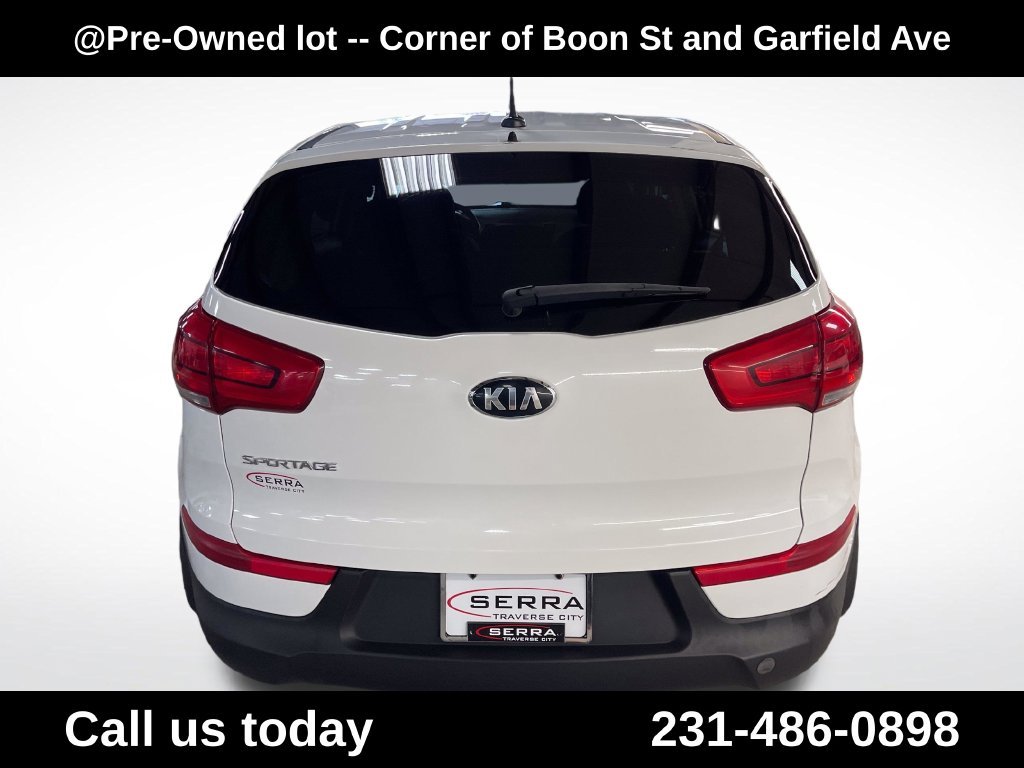 Used 2016 White Kia LX image 4