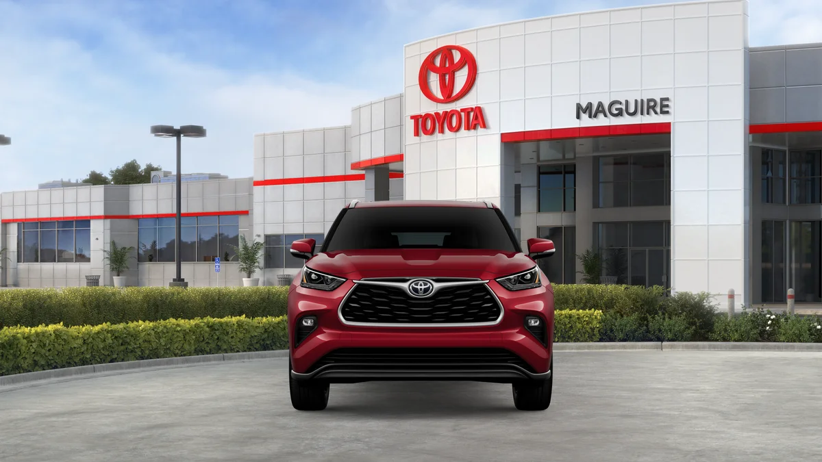 New 2026 Ruby Flare Pearl Toyota XLE image 30