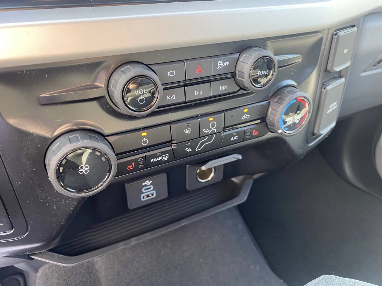 New 2026 Argon Blue Metallic Ford F-250® XLT image 25