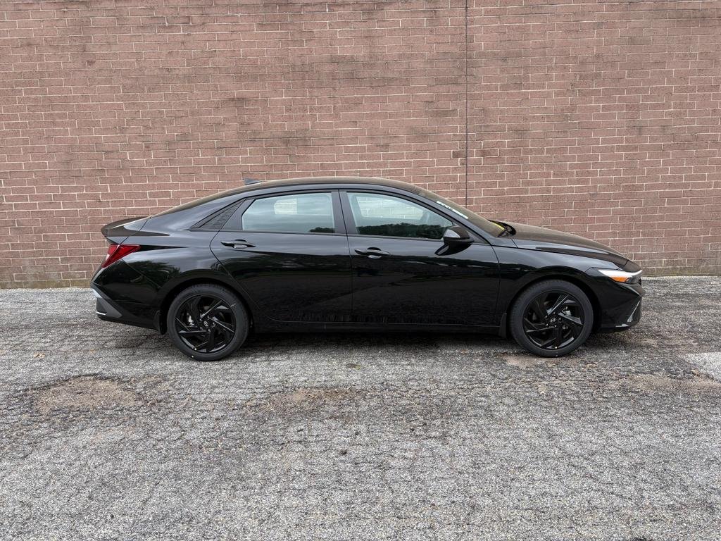 New 2026 Abyss Black Hyundai SEL Sport image 6