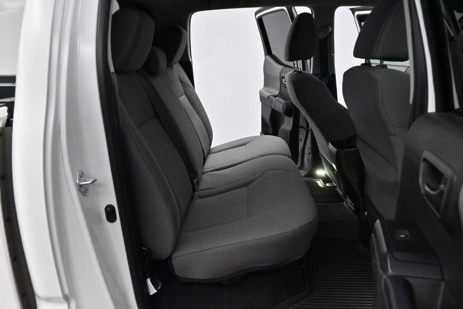 Used 2022 White Toyota SR V6 image 31