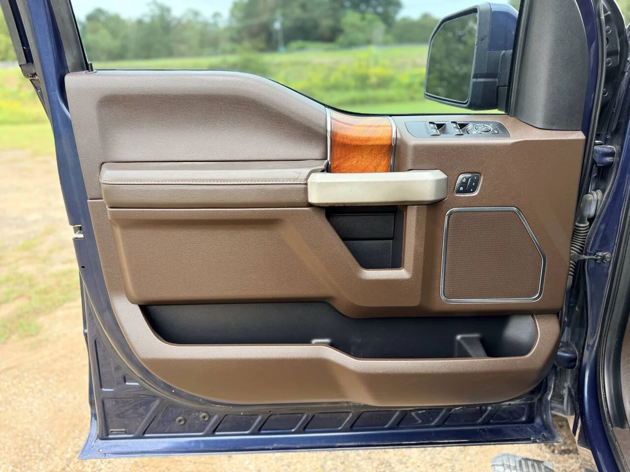 Used 2017 Blue Ford King Ranch 4x2 4dr SuperCrew 5.5 ft. SB image 28