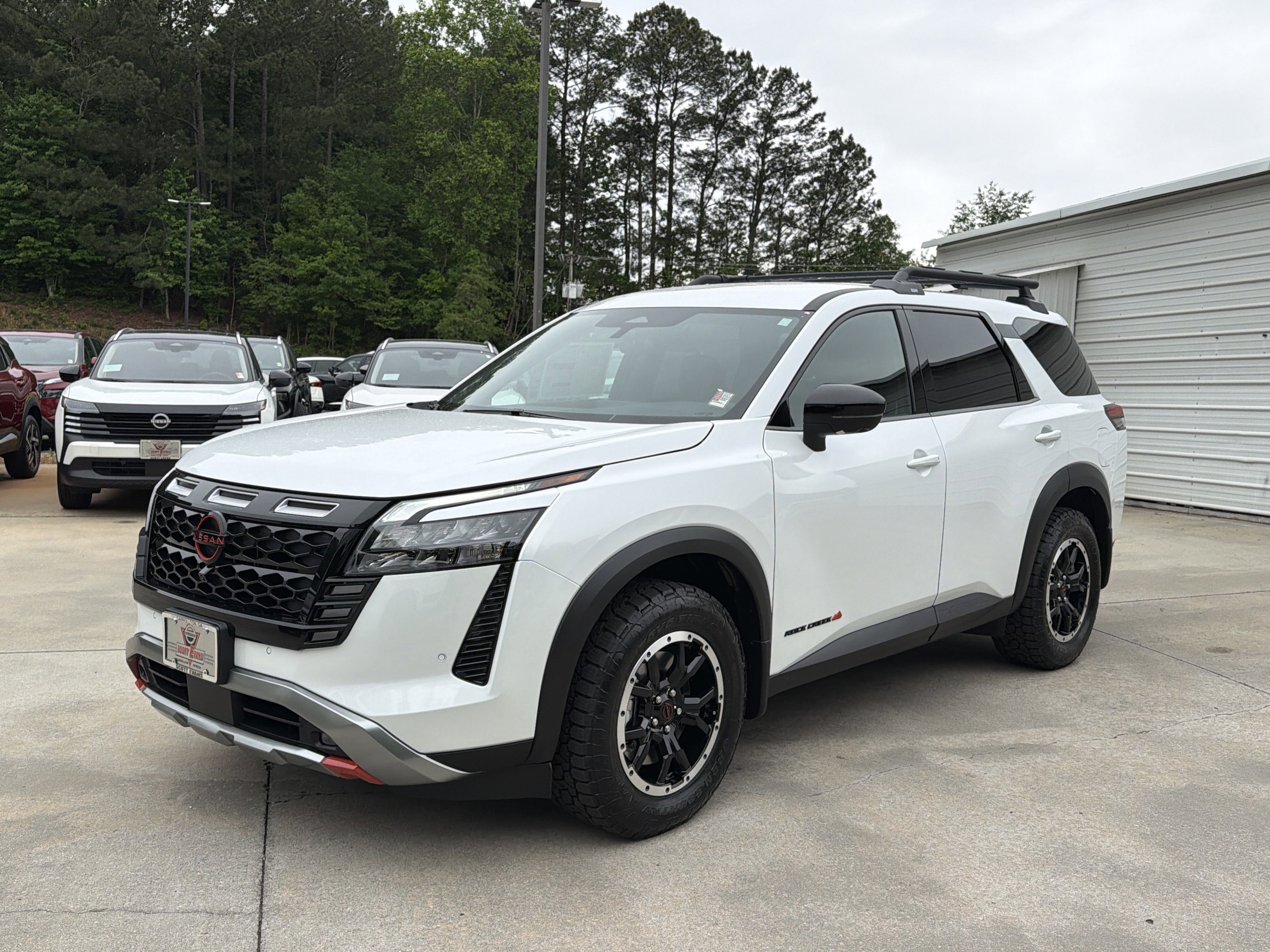 New 2026 Everest White Pearl Tricoat Nissan Rock Creek image 4