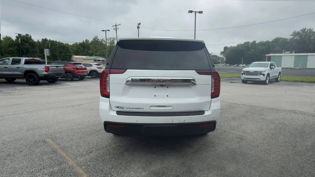 Used 2022 White GMC SLE image 7