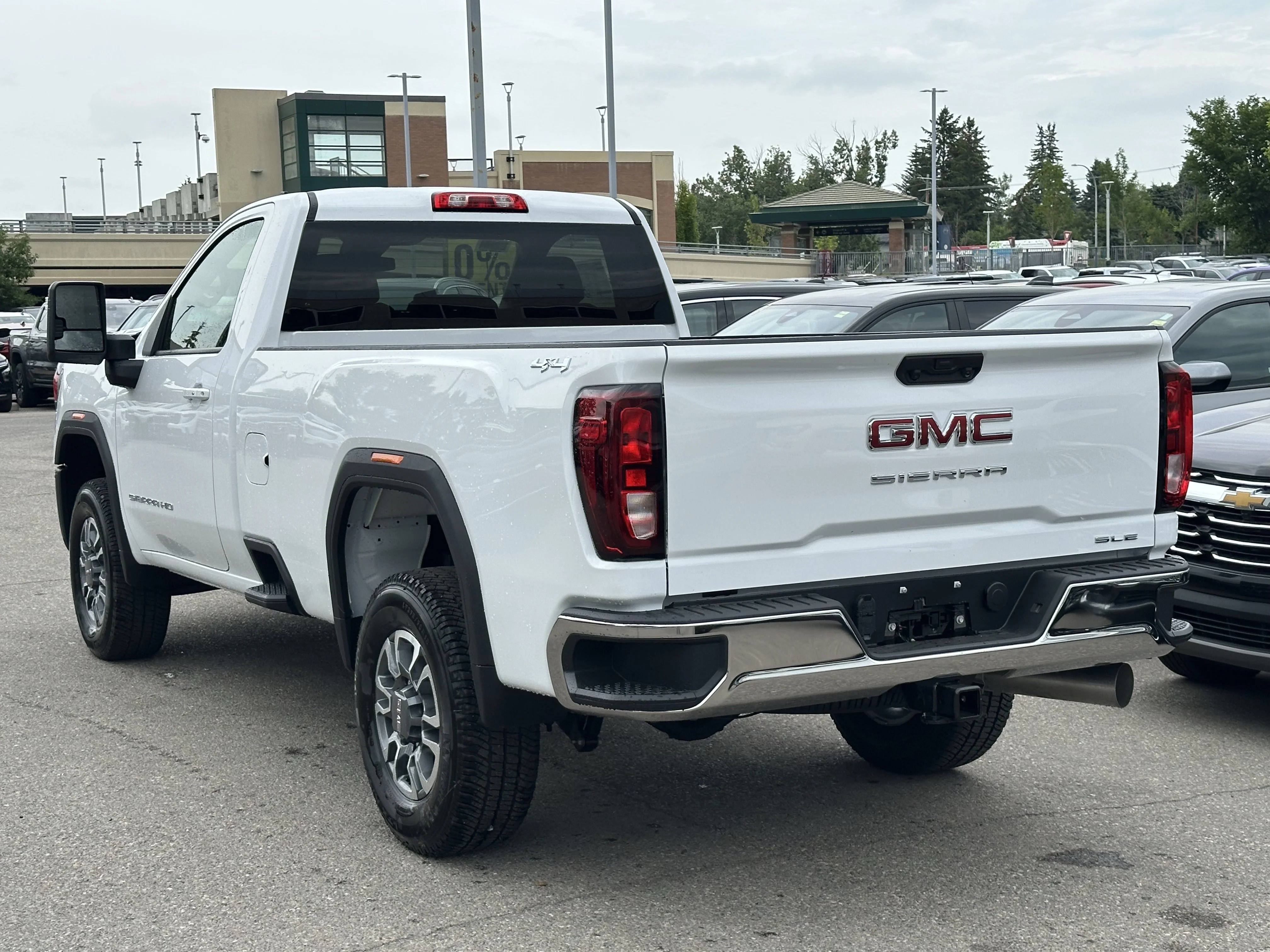 New 2026 Summit White GMC SLE image 4