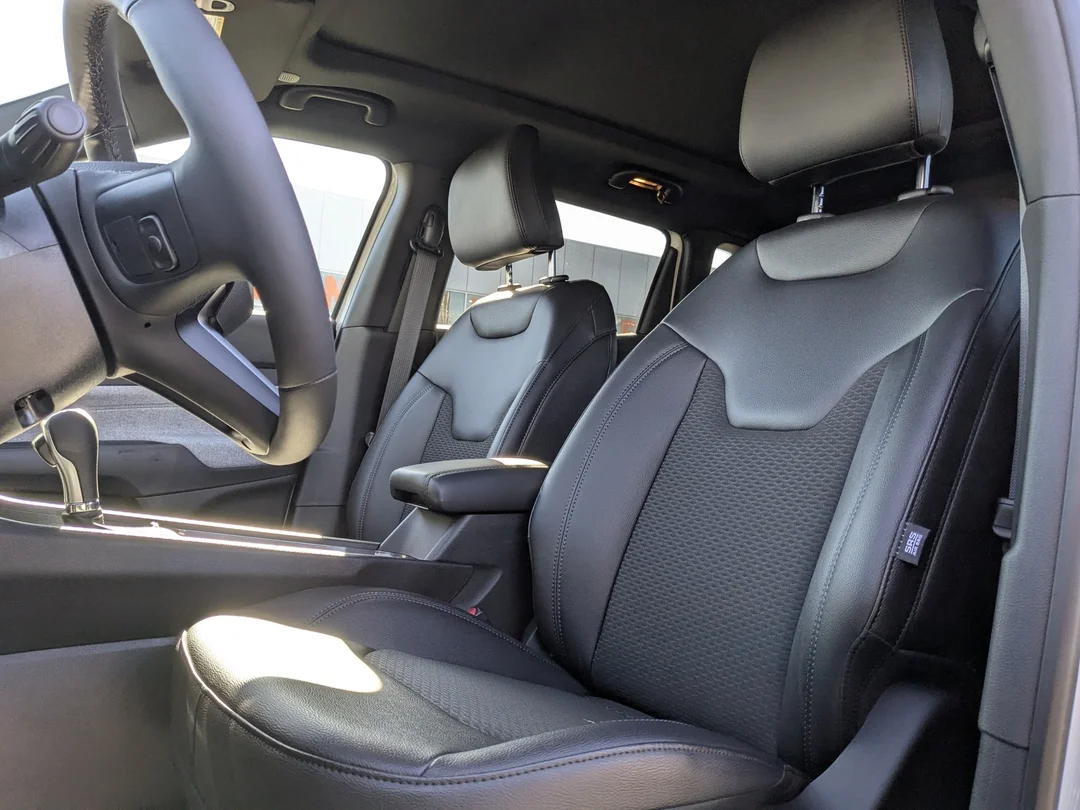 New 2026 White Jeep North - - 4x4 - Panoramic Sunroof - Alpine Audio - Adaptive Cruise - Power Liftgate & More! image 14
