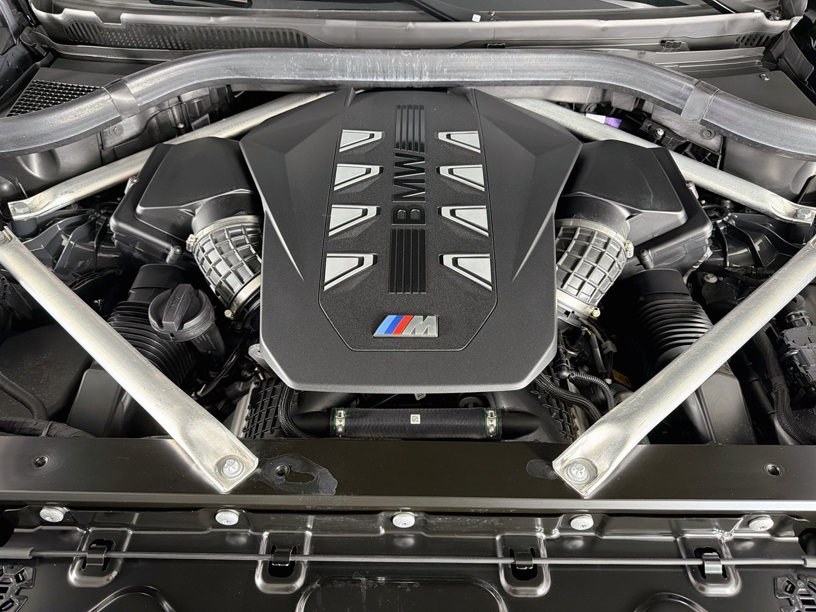 Used 2026 Dravit Grey Metallic BMW M60i image 32