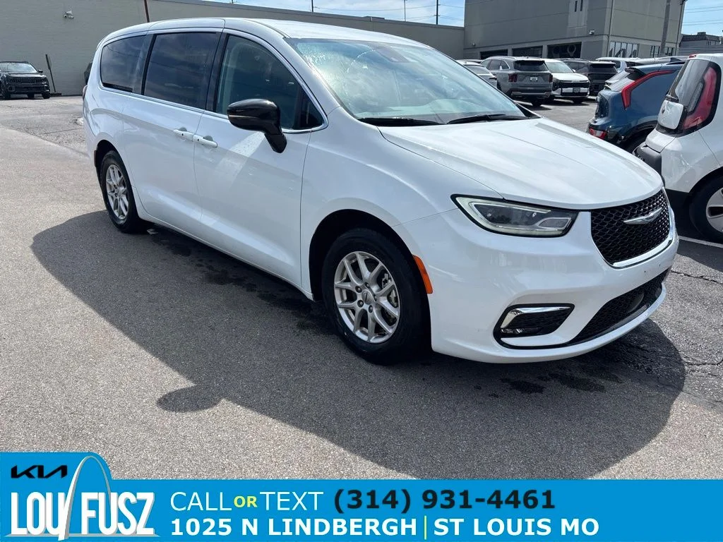 Used 2024 Bright White Clearcoat Chrysler Touring L image 1