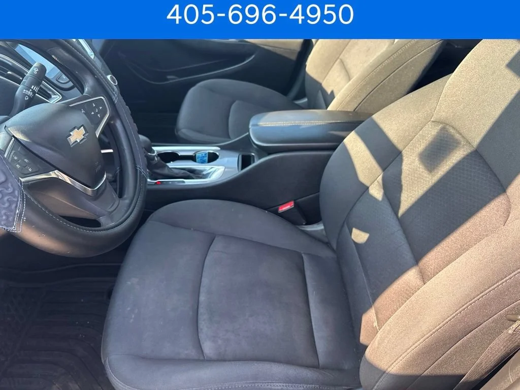 Pre-Owned 2021 Chevrolet Malibu LT