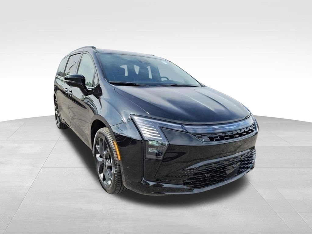 New 2027 Diamond Black Crystal Pearl-Coat Exterior Paint Chrysler Limited image 7