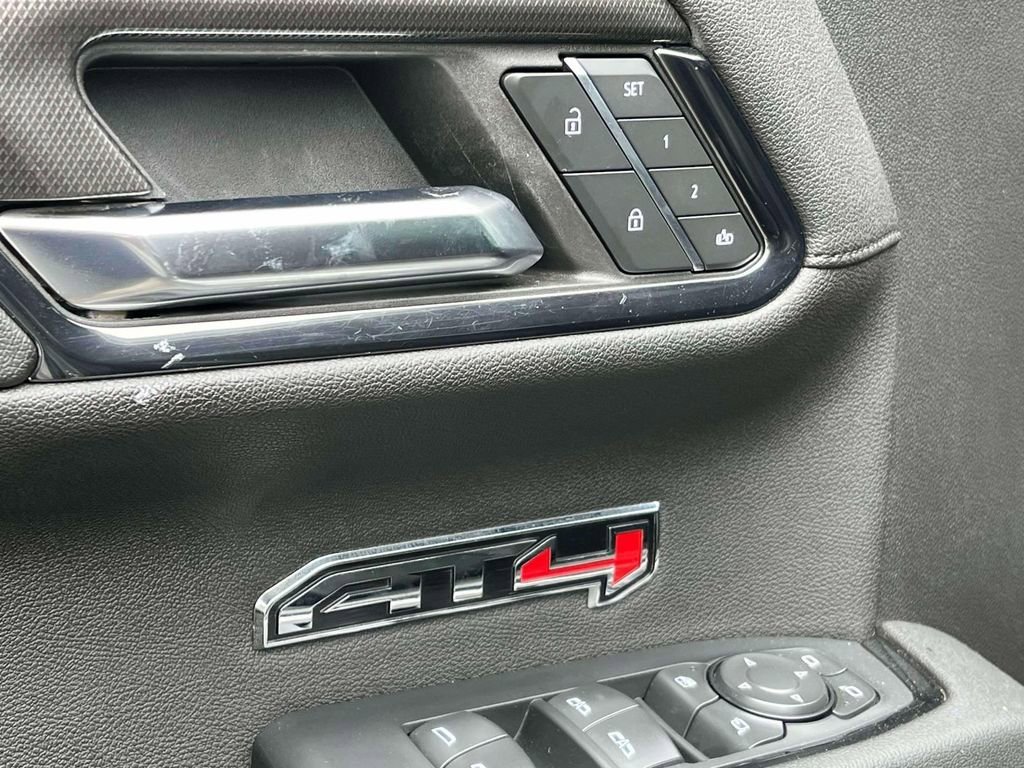 Used 2024 Sterling Metallic GMC AT4 image 25
