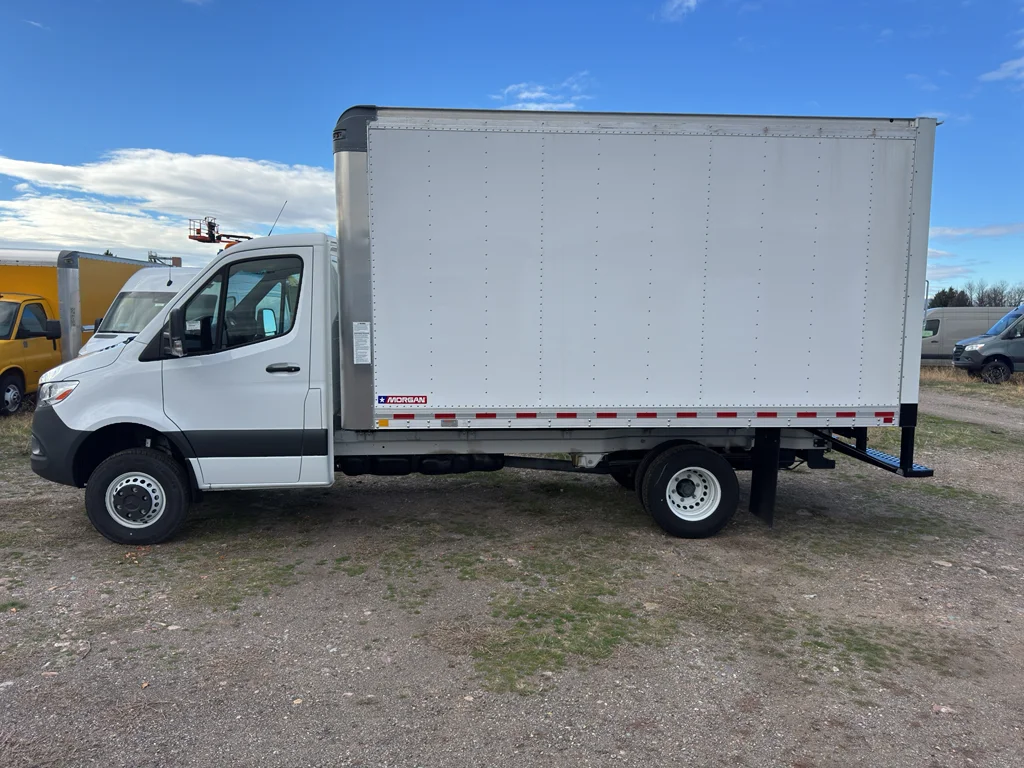 Used 2023 White Mercedes-Benz NA image 4