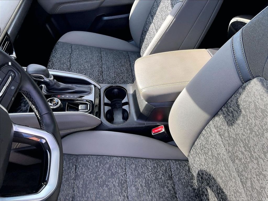 Used 2024 White Chevrolet ZR2 image 19