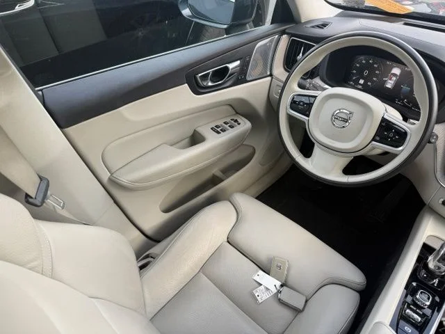 Used 2018 Blue Volvo T8 Inscription image 8