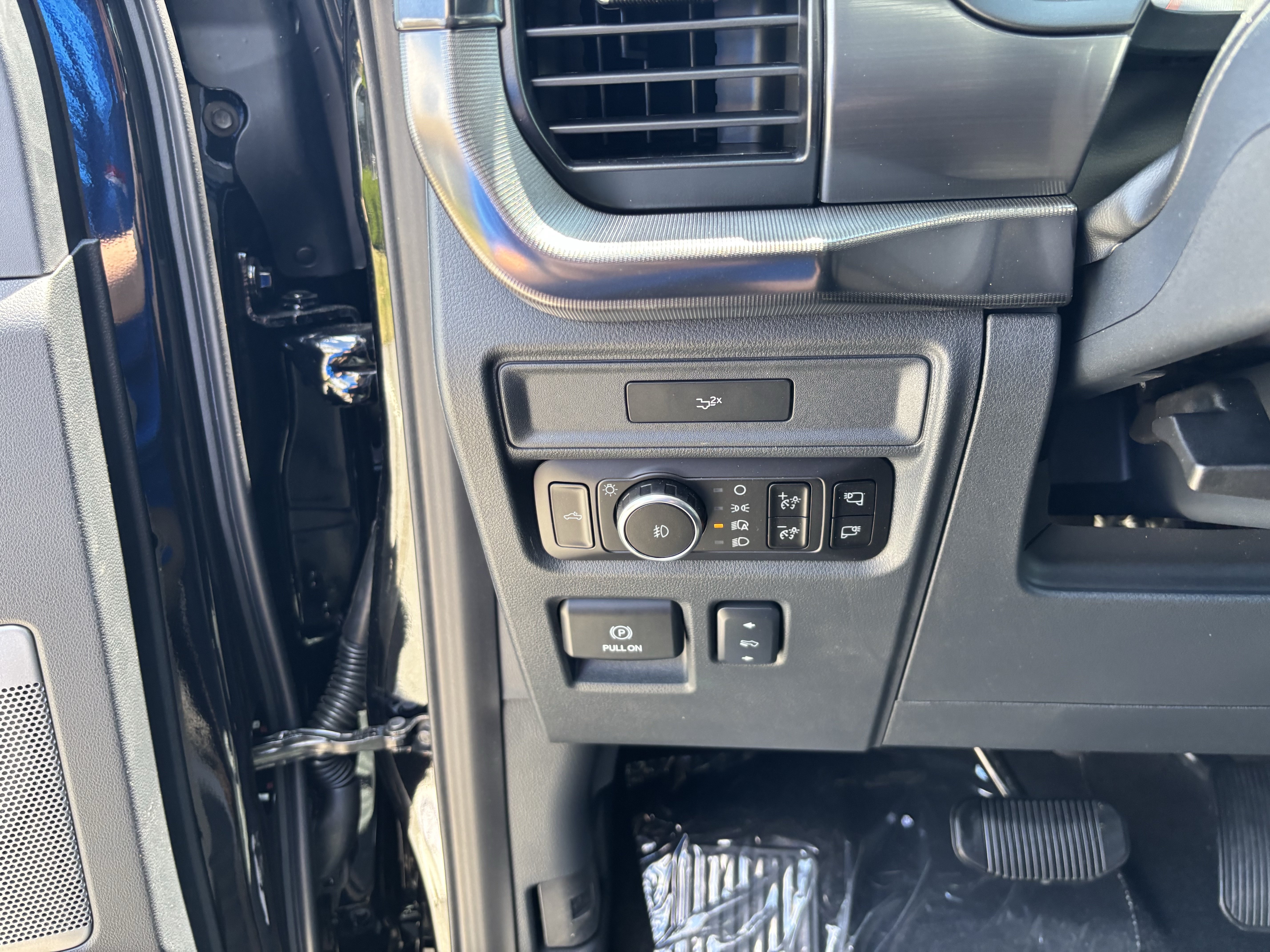 New 2026 Agate Black Metallic Ford Lariat® image 15