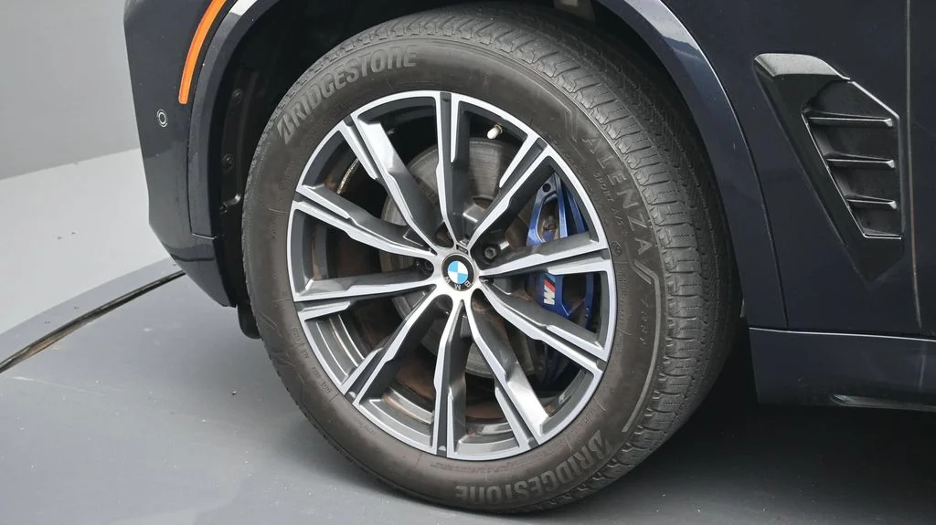 Used 2024 Black BMW xDrive40i image 6