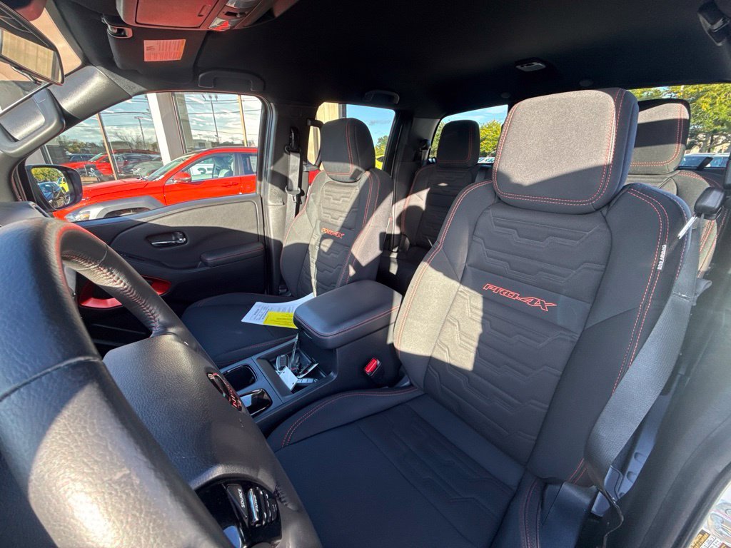 2024 Nissan Frontier PRO-4X - Photo 11