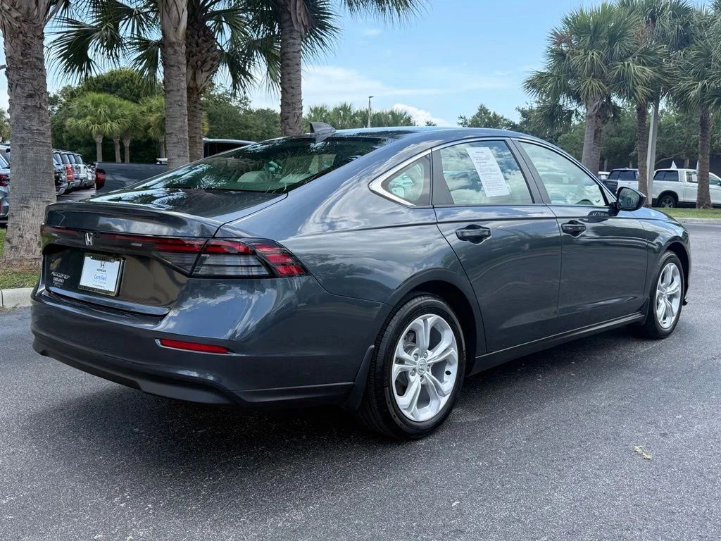 Used 2025 Meteorite Gray Metallic Honda LX image 5