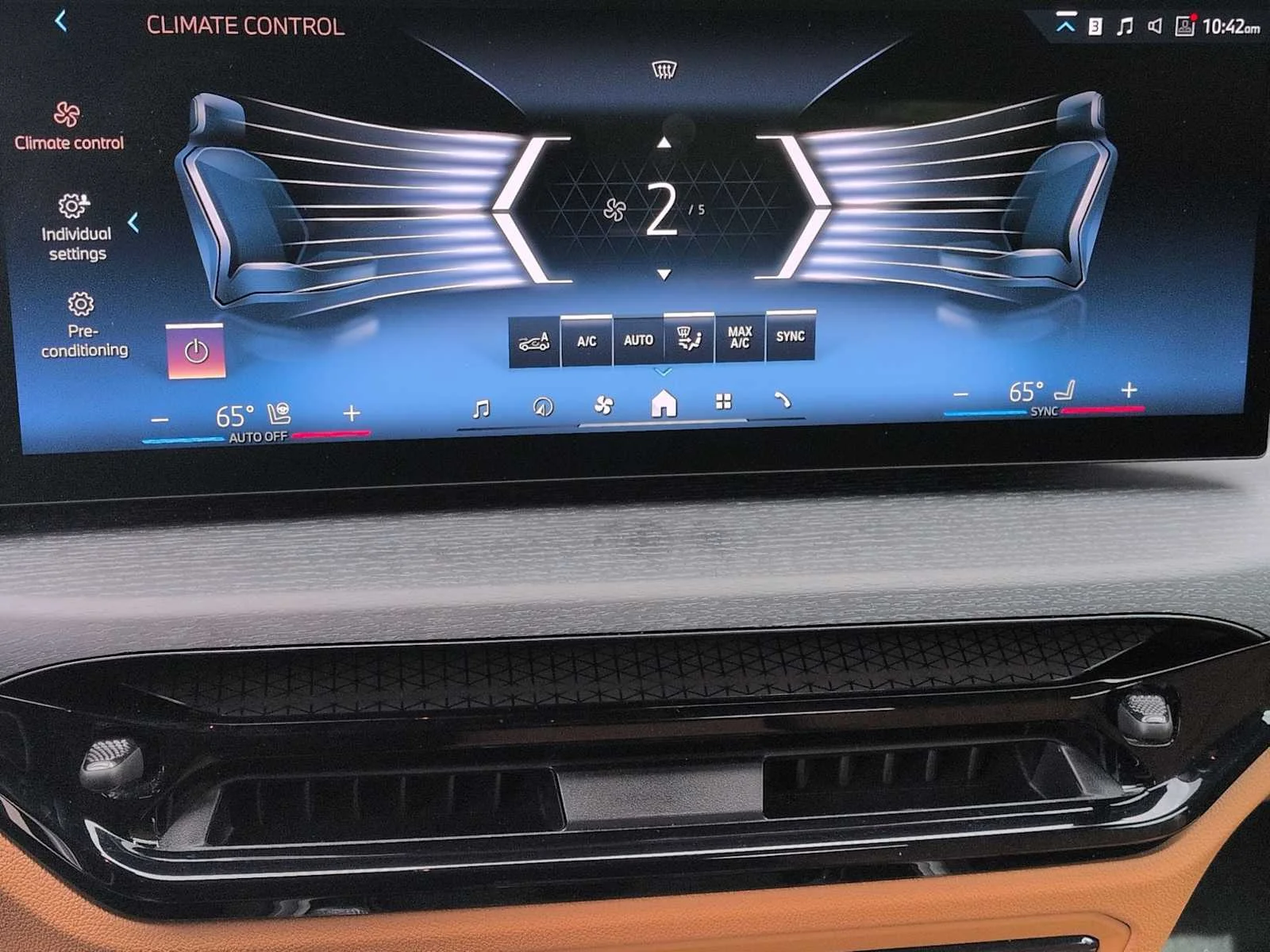 New 2025 Alpine White BMW 330i xDrive image 28