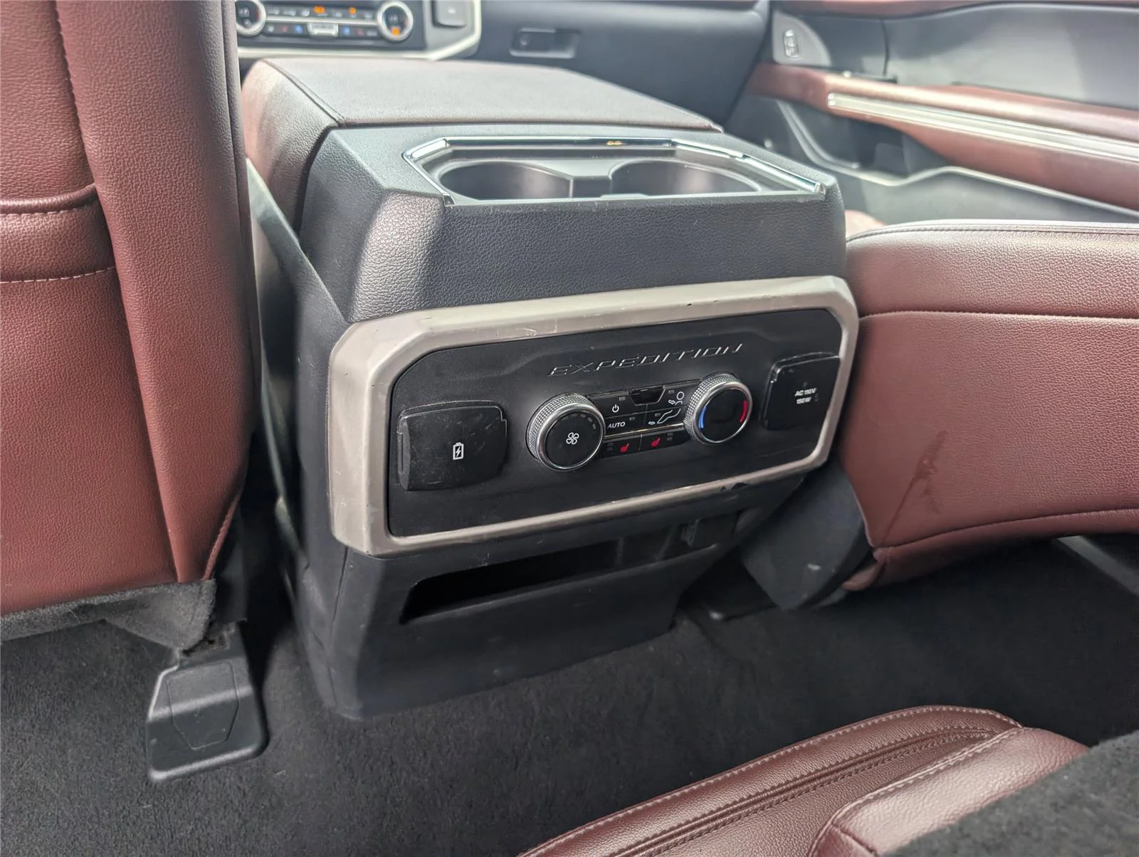 Used 2024 Oxford White Ford Limited image 28