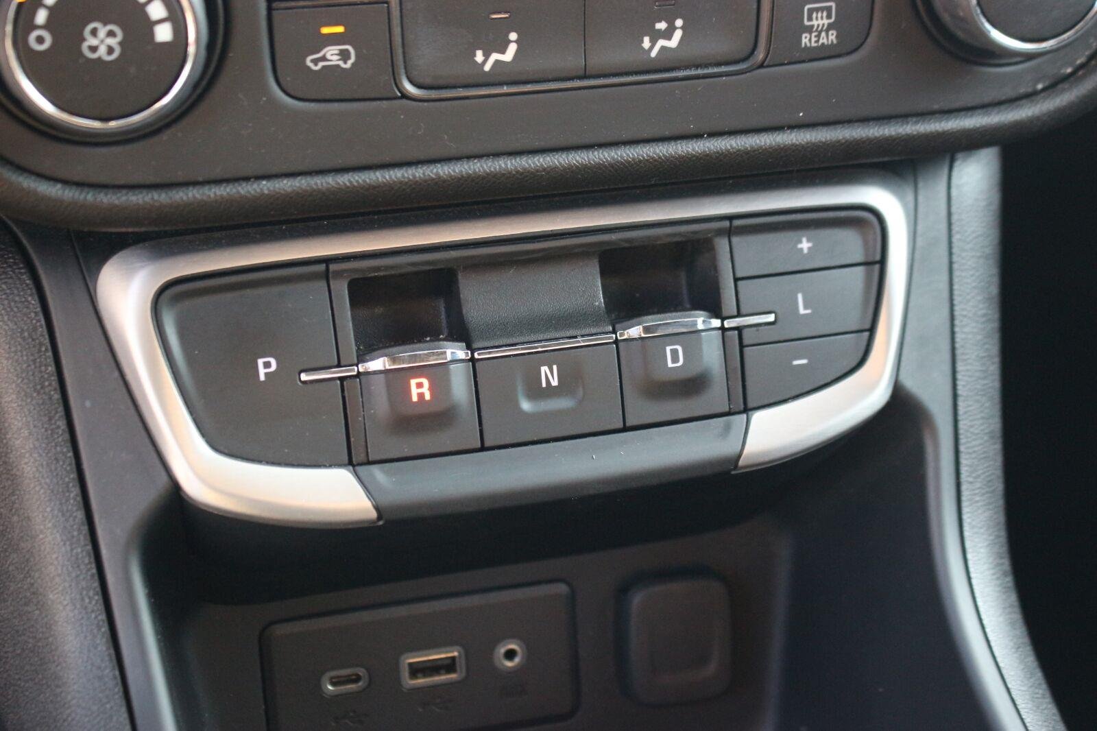 Used 2024 Ebony Twilight Metallic GMC SLE image 28