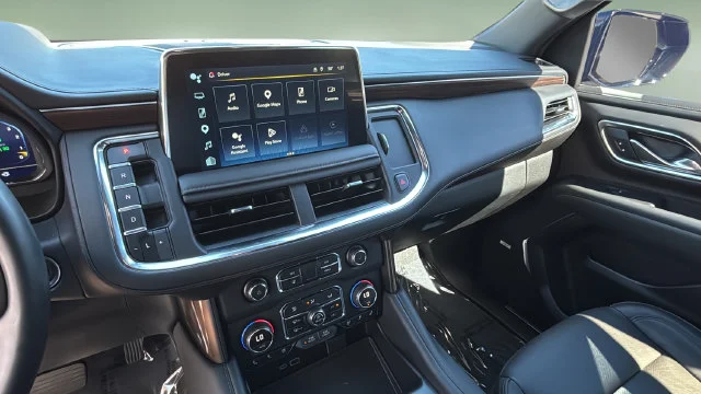 Used 2024 Black Chevrolet High Country image 25