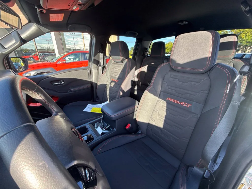 Used 2024 White Nissan PRO-4X image 11