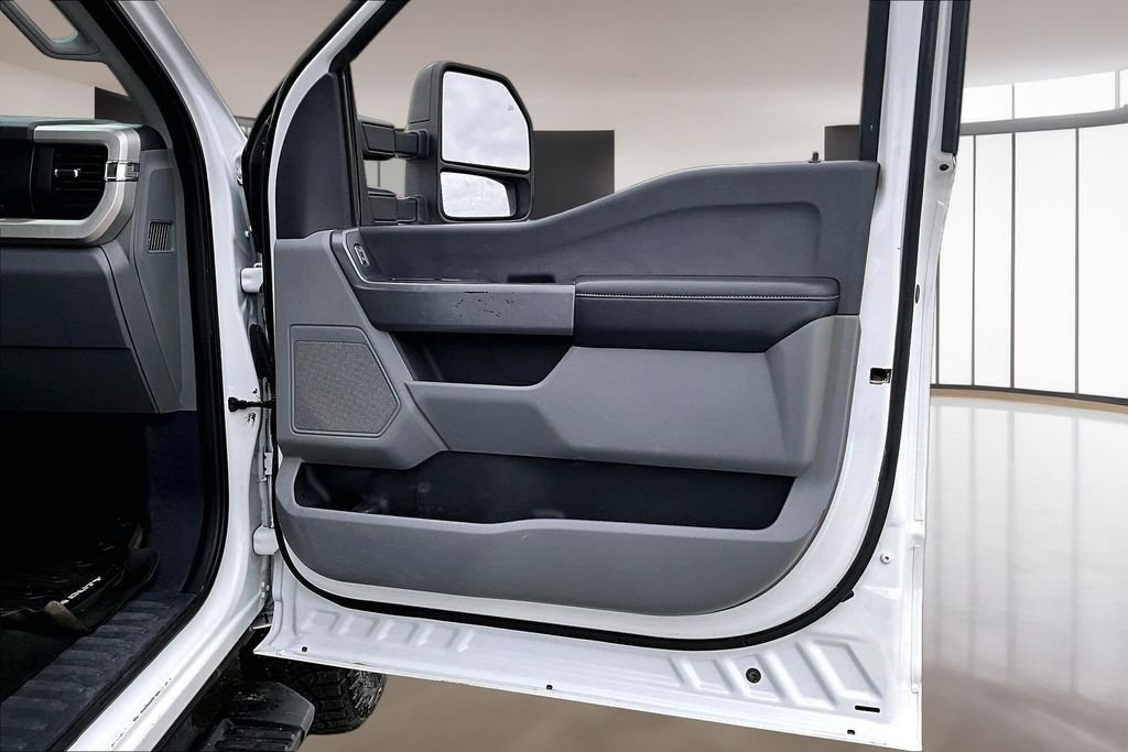 Used 2023 White Ford XLT image 19