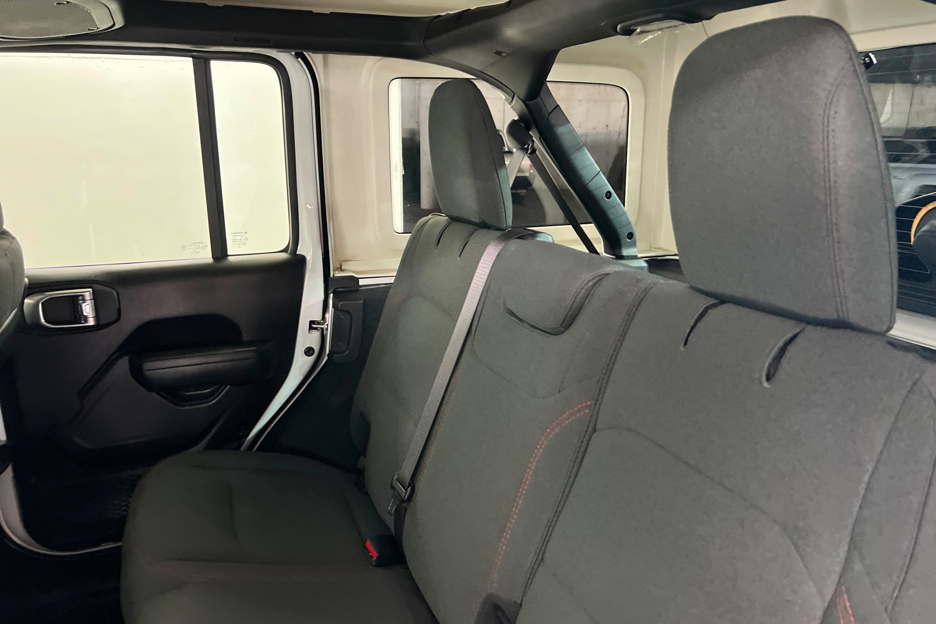 Used 2025 Bright White Clearcoat Jeep Rubicon image 21