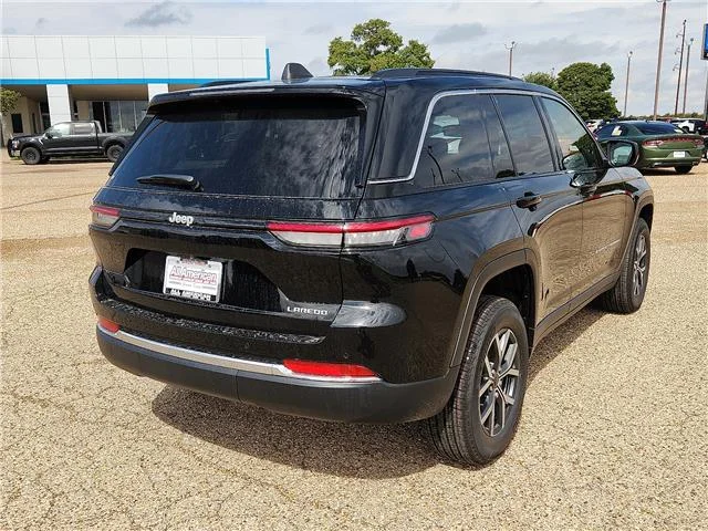 New 2027 PX8 High Gloss Jeep LAREDO 4X2 image 4