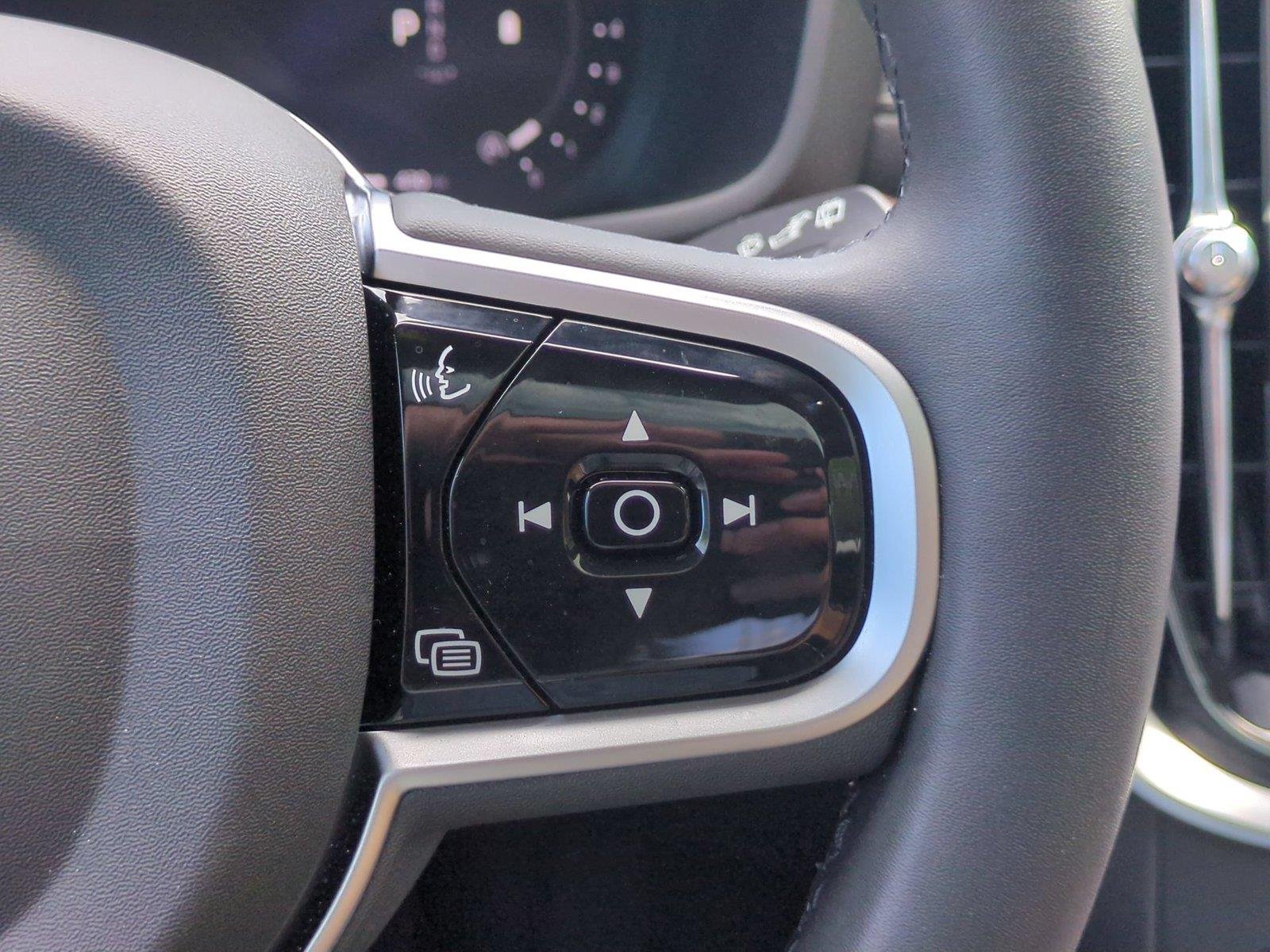 Used 2026 Onyx Black Metallic Volvo Ultra image 20