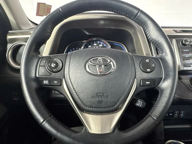 Used 2015 Pyrite Mica Toyota Limited image 17