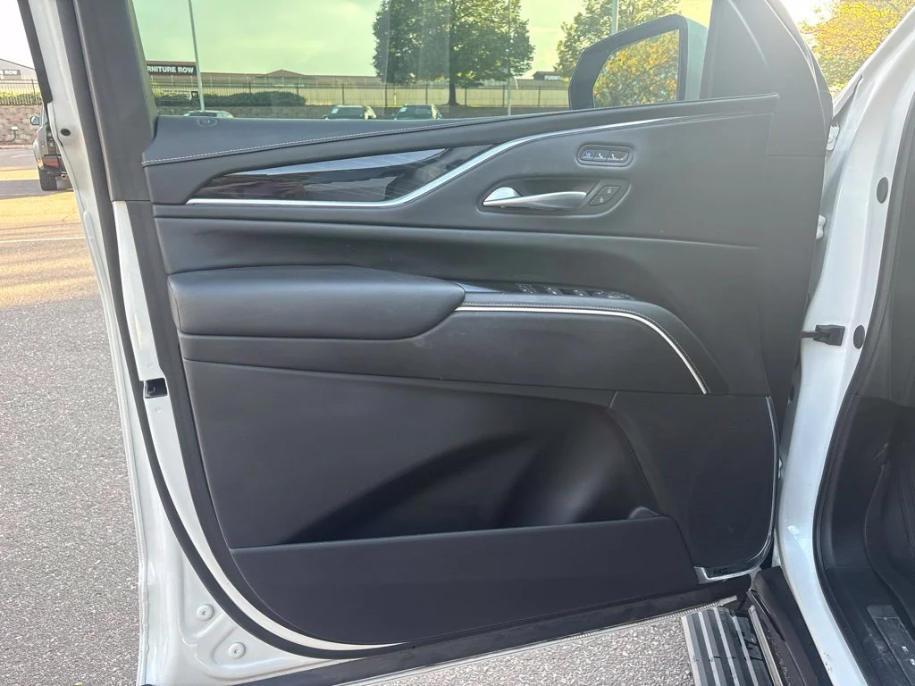 Used 2024 White Cadillac V-Series image 11
