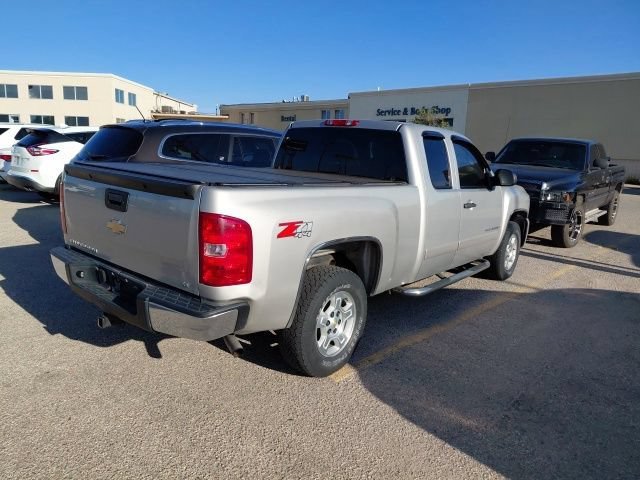 Used 2008 SILVER BIRCH METALLIC Chevrolet LT w/1LT image 2