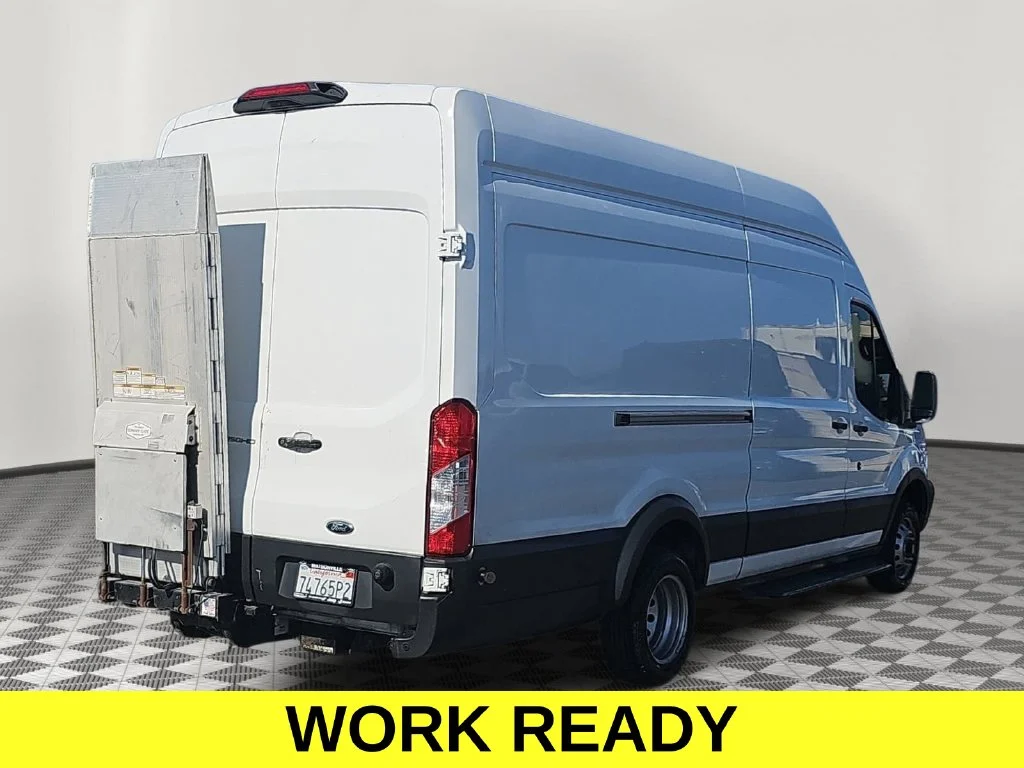 Used 2018 White Ford Base image 3