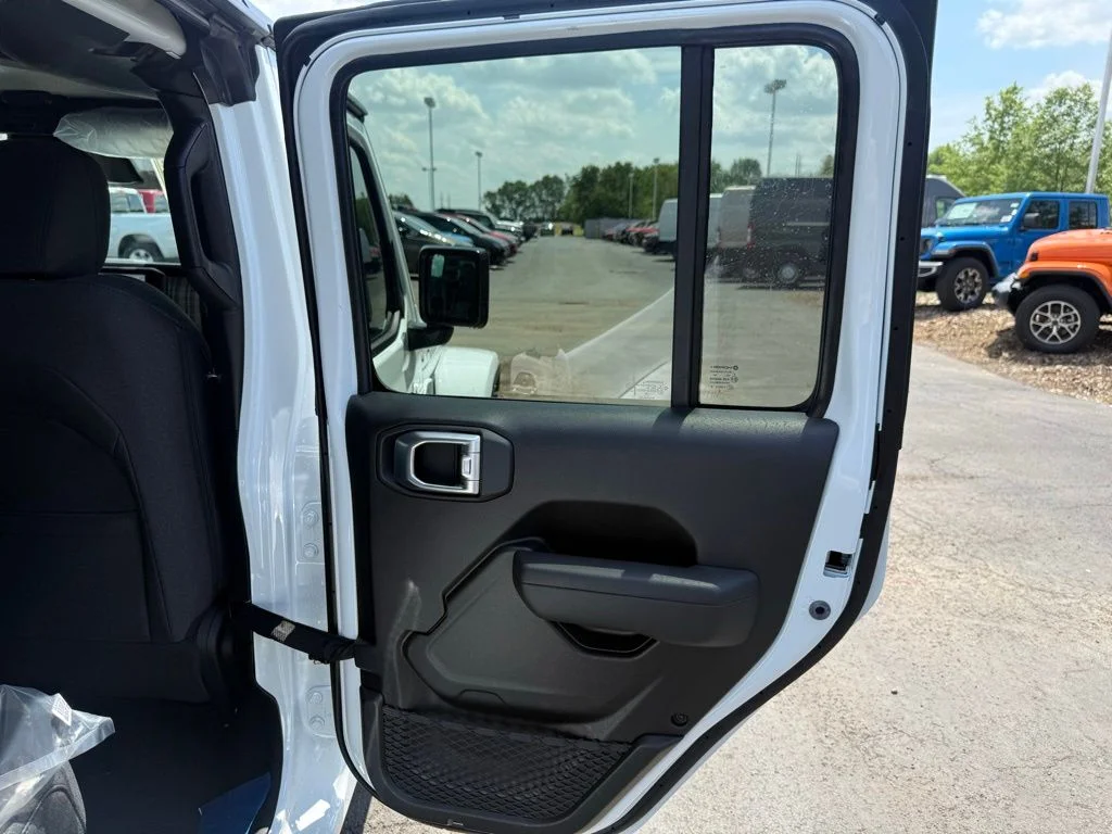 New 2026 Bright White Clear-Coat Exterior Paint Jeep 85th Anniversary Edition image 51
