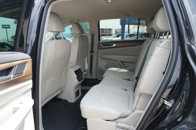 2024 Volkswagen Atlas SE w/Tech - Photo 19