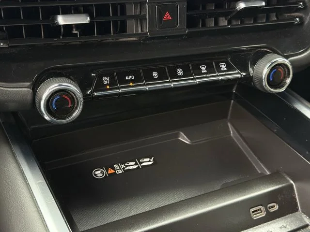 Used 2025 Gray Chevrolet Premier image 18