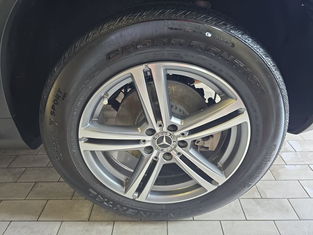 Used 2021  Mercedes-Benz GLC 300 image 34