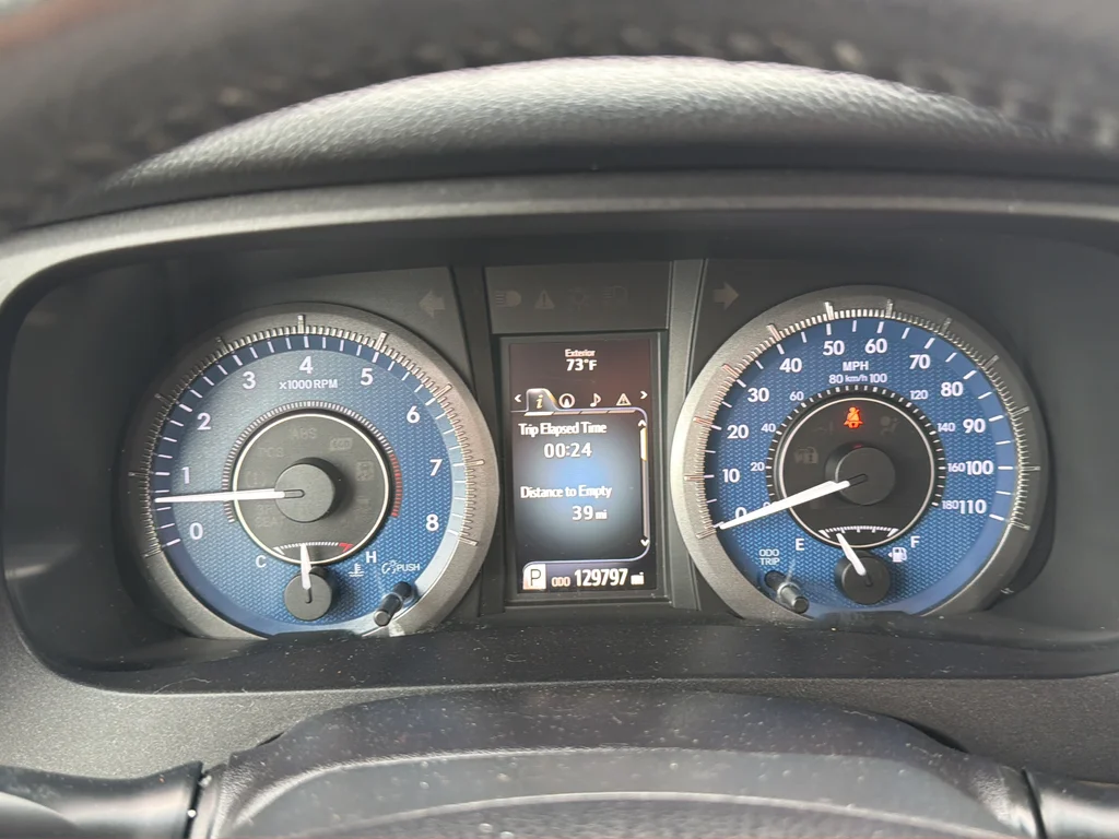 Used 2016 Black Toyota XLE image 12