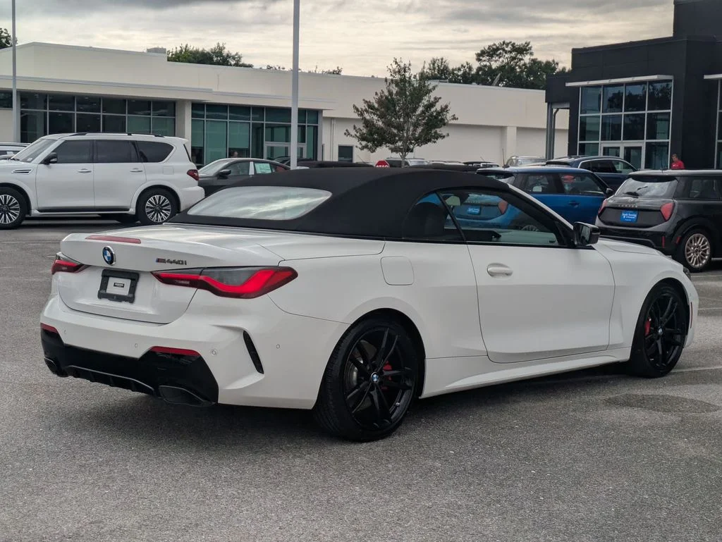 Used 2024 White BMW M440i image 5