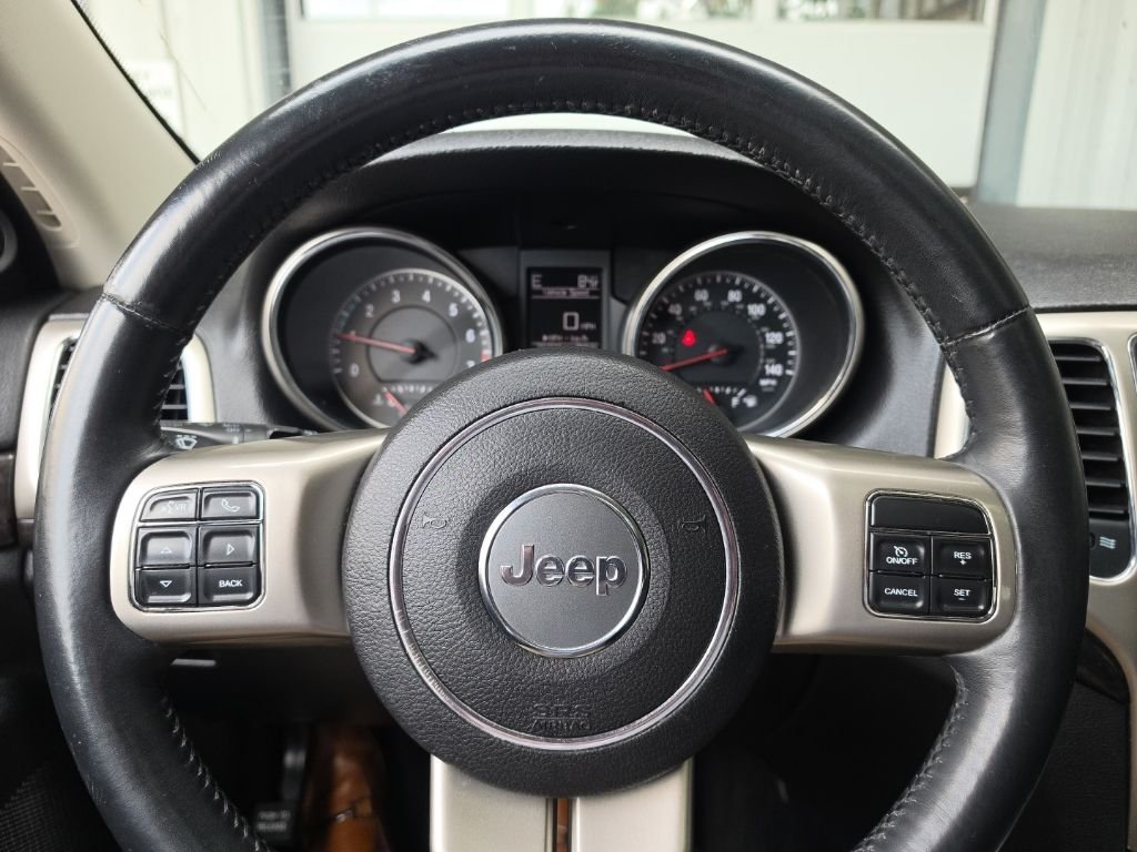 Used 2013 Bright White Jeep Laredo image 9