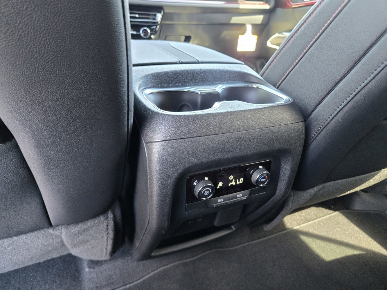 2026 Chevrolet Traverse Z71 - Photo 19