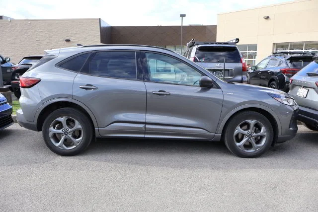 Used 2023 Gray Ford ST-Line image 4
