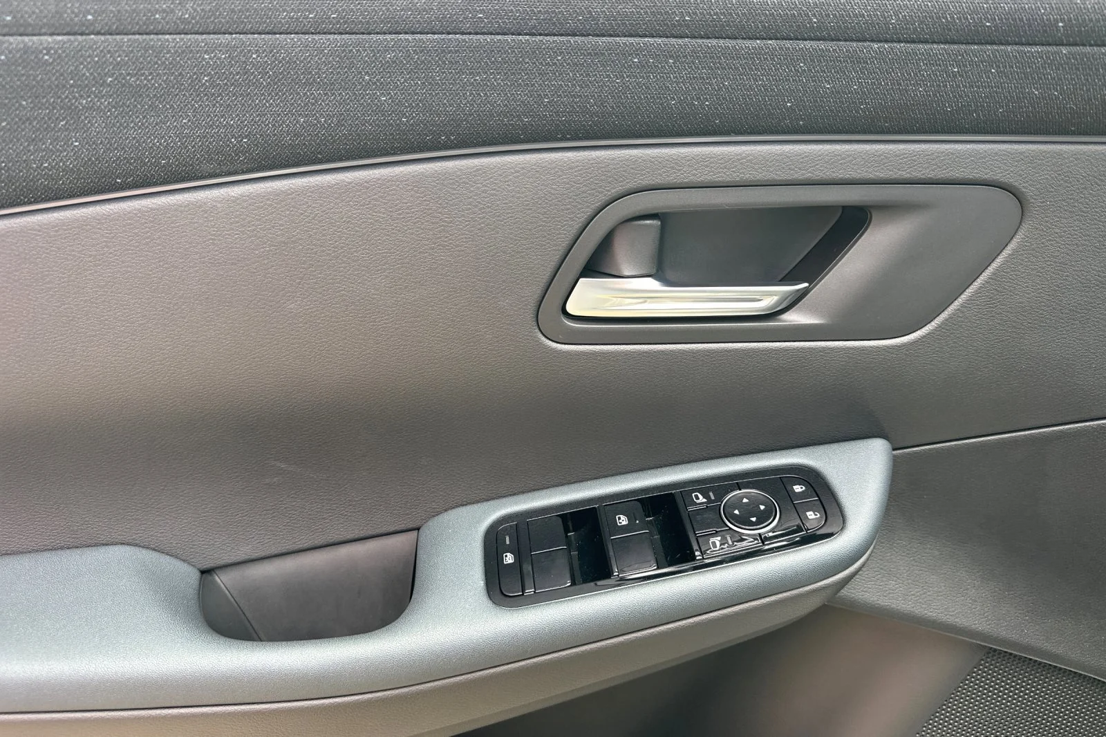 2026 Nissan LEAF SV+ - Photo 11