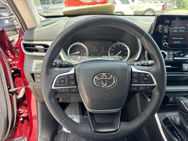 2022 Toyota Highlander XLE - Photo 14