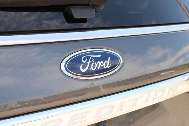 Used 2018 Gray Ford XLT image 15